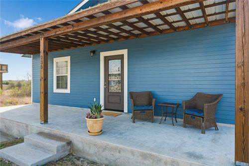 235 W Club Oak Ln, Rockport, TX, 78382-9324 | Card Image