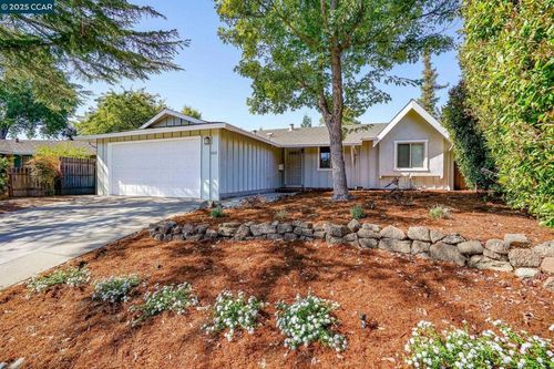 2162 Olympic Dr, Martinez, CA, 94553-4924 | Card Image