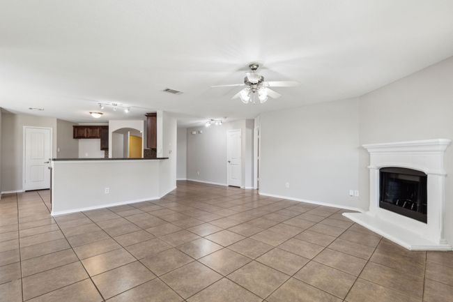 4006 Autumnwood Ln, House other with 3 bedrooms, 2 bathrooms and null parking in Heartland TX | Image 18