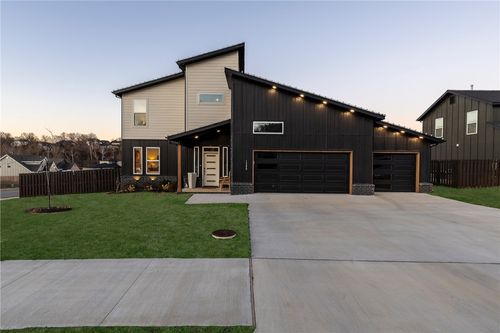 1300 Bunker Dr, Pea Ridge, AR, 72751-4040 | Card Image