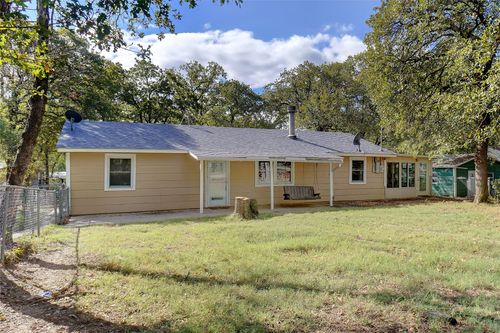 1060 Forest Oaks St, Azle, TX, 76020-6208 | Card Image