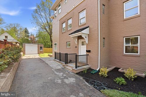 425 Grove Pl, NARBERTH, PA, 19072-2322 | Card Image