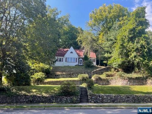 109 E Franklin Tpke, Ho Ho Kus, NJ, 07423 | Card Image