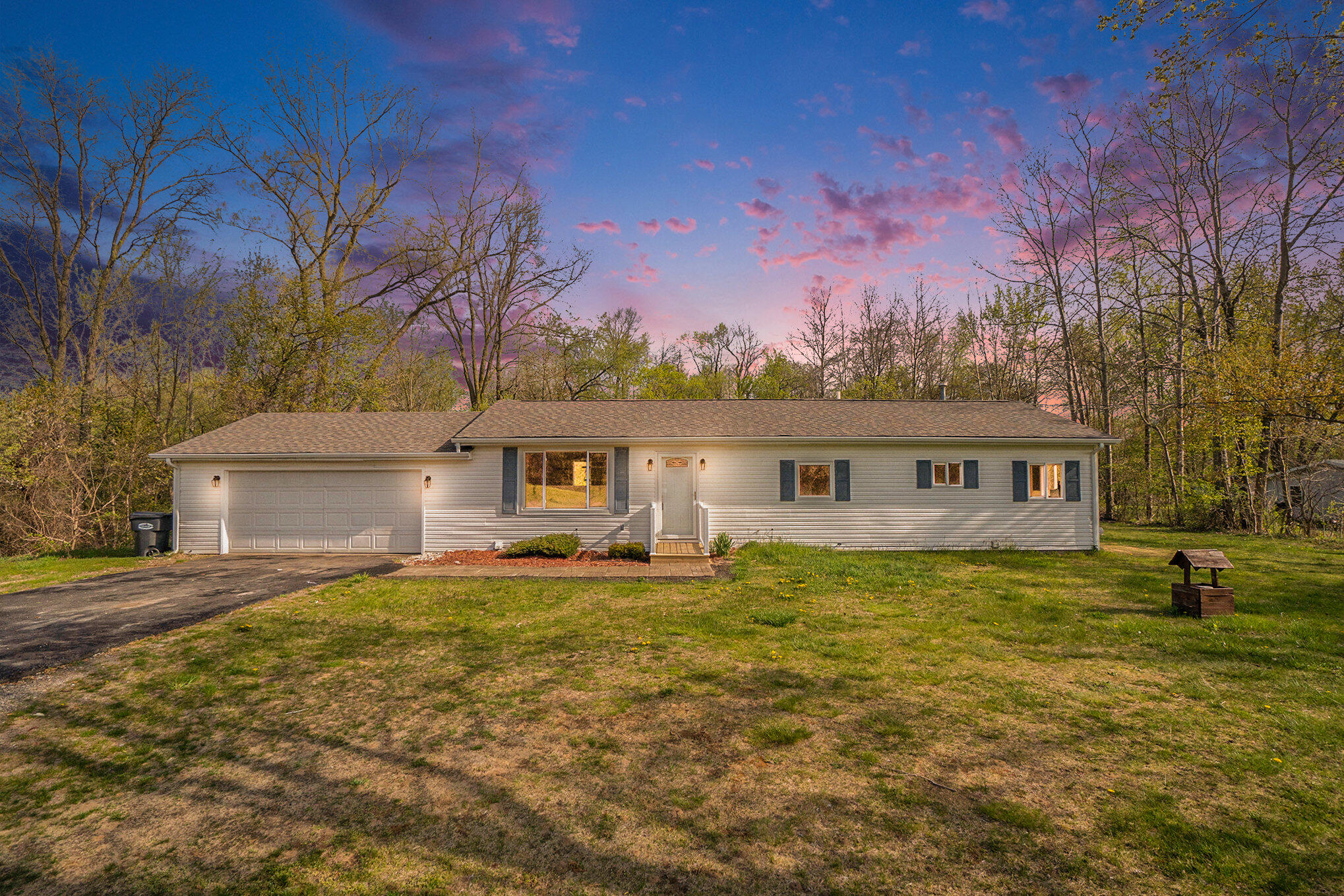 8th Ave, South Haven, MI 49090