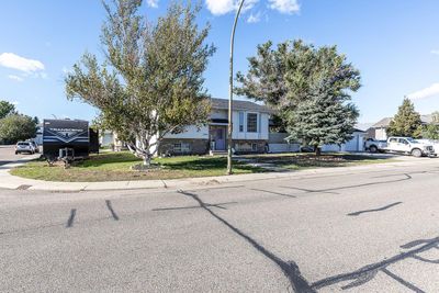 2166 Hatcher Dr Ne, House detached with 5 bedrooms, 2 bathrooms and 4 parking in Medicine Hat AB | Image 3