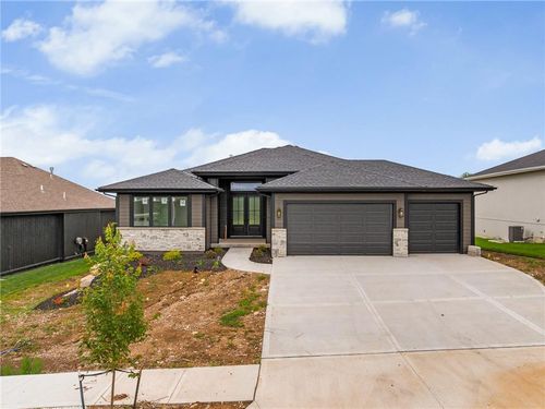 25152 W 141st Ter, Olathe, KS, 66061-7663 | Card Image