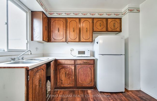 3 - 5787 Swayze Dr, Condo with 3 bedrooms, 2 bathrooms and 1 parking in Niagara Falls ON | Image 11
