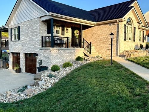 216 Elm Dr, Mount Pleasant, PA, 15666-3408 | Card Image