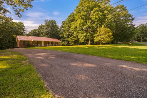 211 Rouse Rd, Dickson, TN, 37055-3384 | Card Image