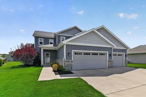 4416 Eagle Ridge Ln, Windsor, WI, 53598-2300 | Card Image