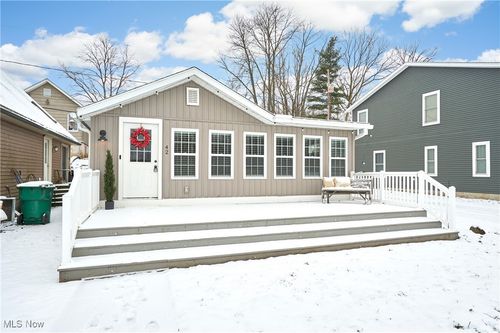 42-8177 S Cleveland Massillon Rd, Clinton, OH, 44216-8910 | Card Image