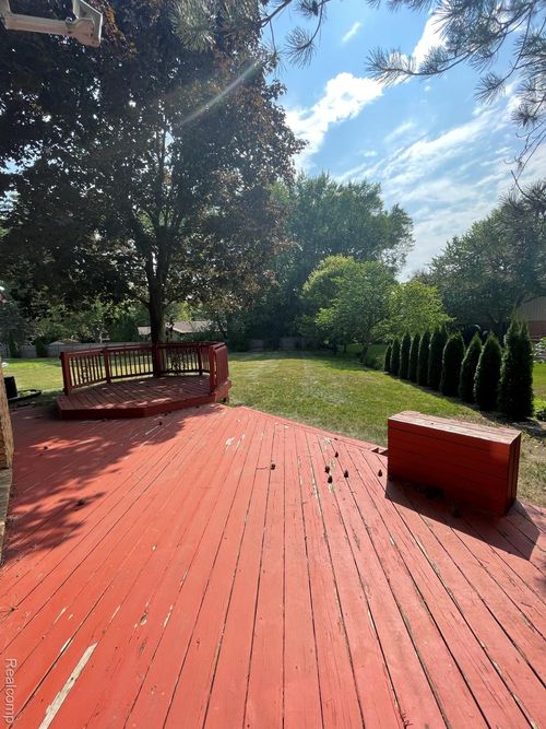 174 Glenshire Dr, Troy, MI, 48085-5541 | Card Image