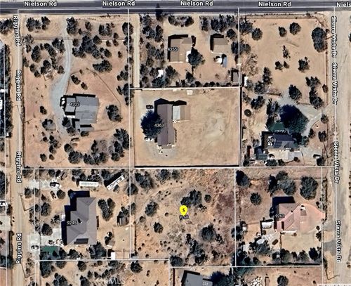 9268 Sierra Vista Rd, Phelan, CA, 92371-8486 | Card Image