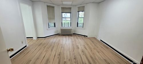 2-10152 Lefferts Blvd, South Richmond Hill, NY, 11419-2006 | Card Image