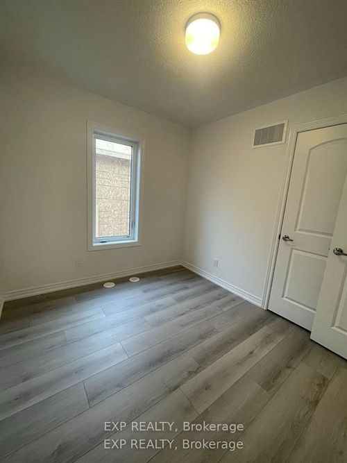 2001 Cameron Lott Cres, Oshawa, ON, L1L0S1 | Card Image