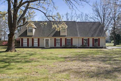 2915 Barrett Dr, Southaven, MS, 38672-9080 | Card Image