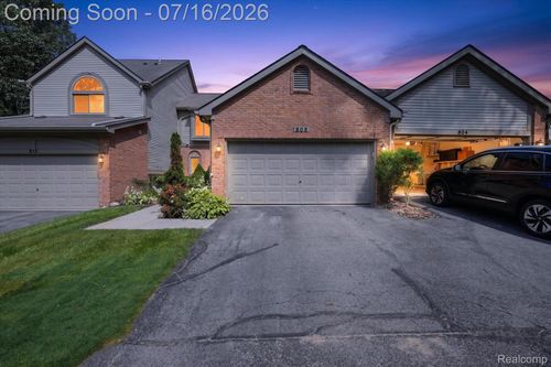 808 Maplewood Ct, Brighton, MI, 48116-2400 | Card Image