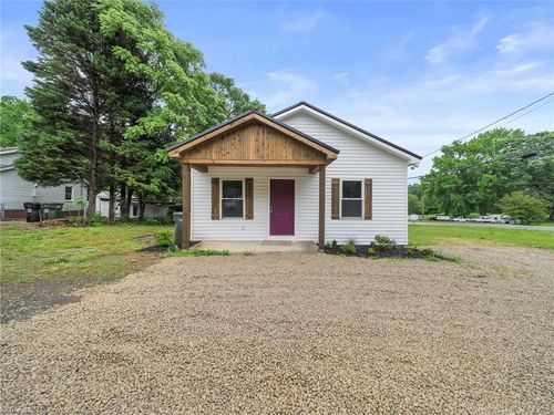 1067 Old Charlotte Rd, Concord, NC, 28027-5003 | Card Image