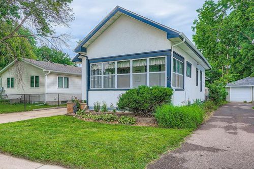 978 Oakdale Ave, West Saint Paul, MN, 55118-1541 | Card Image