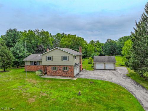 10041 Chardon Rd, Chardon, OH, 44024-8715 | Card Image
