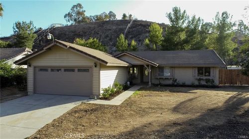 1952 Adobe Ave, Corona, CA, 92882-5604 | Card Image