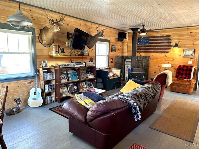 Living Room | Image 16