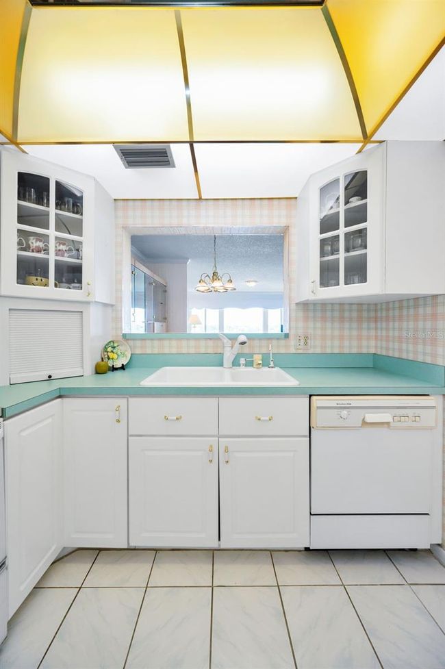 Views from Unit 511 | Image 27