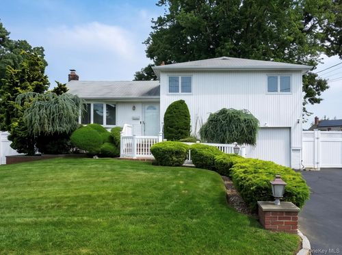 128 James Street, Oyster Bay, NY, 11758 | Card Image