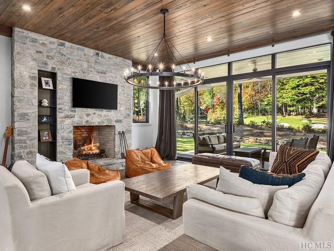 340 Mills Creek Trce, House other with 4 bedrooms, 5 bathrooms and null parking in Lake Toxaway NC | Image 5