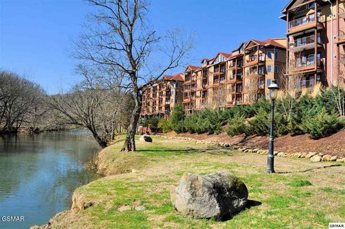 unit-525-527 River Place Way, Sevierville, TN, 37862-5448 | Card Image