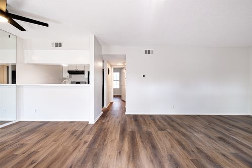 apt-201-7801 Shoal Creek Blvd, Austin, TX, 78757-1004 | Card Image