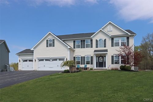 124 Turning Leaf Dr, Manlius, NY, 13104-8827 | Card Image