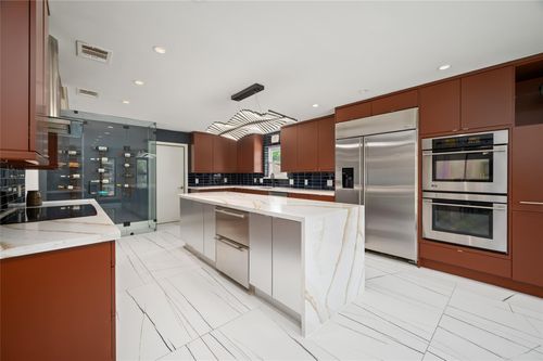 14919 Woodthorpe Ln, Houston, TX, 77079-7602 | Card Image