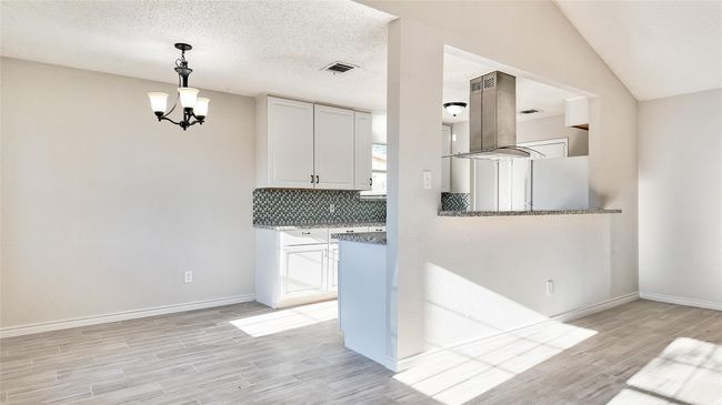 Large open Living Room | Image 14