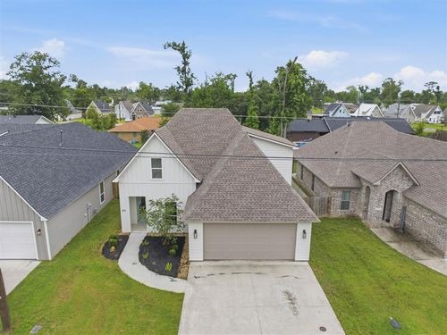 2121 Aubrianna Ln, Sulphur, LA, 70663-6038 | Card Image
