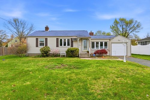 11 Judith St, Springfield, MA, 01118-1042 | Card Image