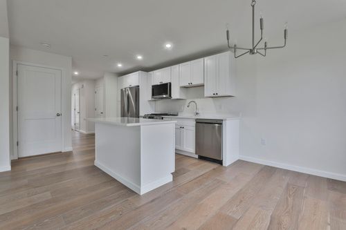 71 Crestview Way, Raymond, NH, 03077-4001 | Card Image