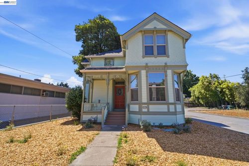 1325 B St, Hayward, CA, 94541-2917 | Card Image