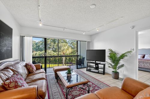 apt-302-2500 Presidential Way, West Palm Beach, FL, 33401-1205 | Card Image