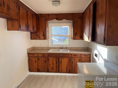 1520 Effingham Road, Charlotte, NC, 28208 | Card Image
