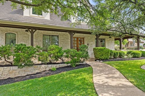 2 Dovedale Cv, The Hills, TX, 78738-1566 | Card Image