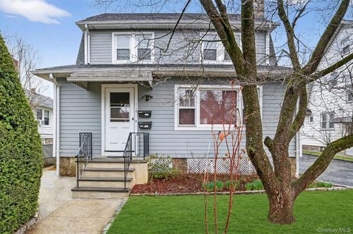 118 Third Ave, Pelham, NY, 10803-1427 | Card Image
