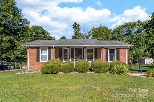804 Tryon St, Shelby, NC, 28150-6052 | Card Image
