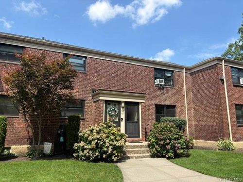 a1-21947 74th Ave, Oakland Gardens, NY, 11364-3031 | Card Image