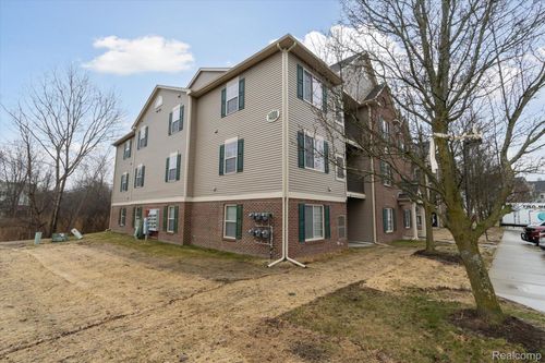 58-14302 Pinehurst Lane, Grand Blanc Charter Township, MI, 48439 | Card Image