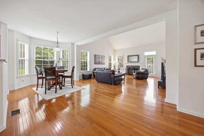 1 - 1 Chatham Ct, House other with 4 bedrooms, 3 bathrooms and 4 parking in Middlebury CT | Image 5