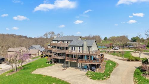 9547 S Harbour Pointe Dr, Bloomington, IN, 47401-8422 | Card Image