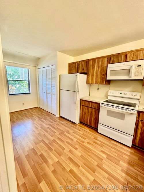 221d-2900 Sw 22nd Cir, Delray Beach, FL, 33445-7854 | Card Image