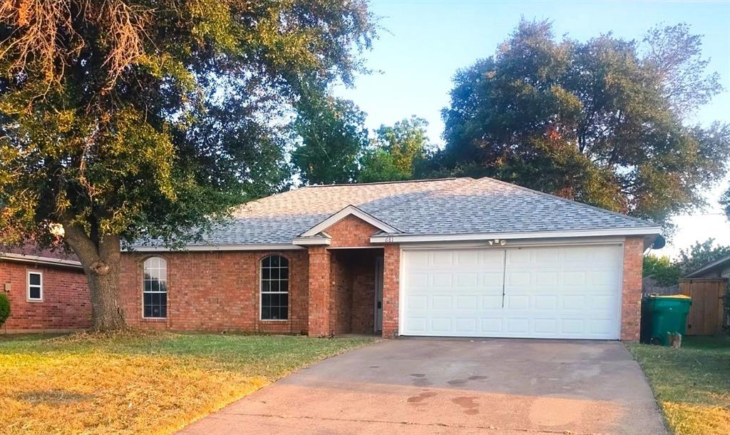 Honeysuckle Ln, Cedar Hill, TX 75104