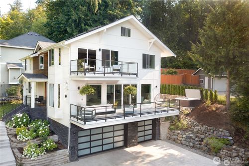 16831 84th Ln Ne, Kenmore, WA, 98028-3978 | Card Image